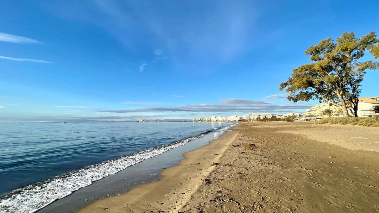 Apartamento Acogedor Con Piscina En Santa Margarita Ρόζες Εξωτερικό φωτογραφία