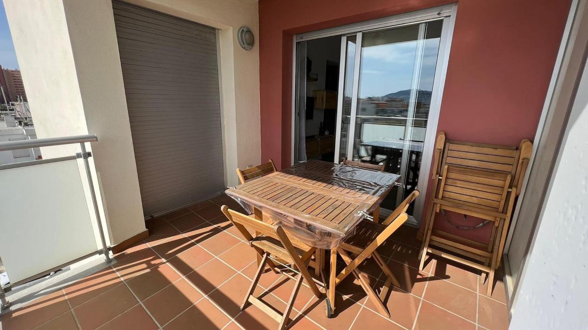 Apartamento Acogedor Con Piscina En Santa Margarita Ρόζες Εξωτερικό φωτογραφία