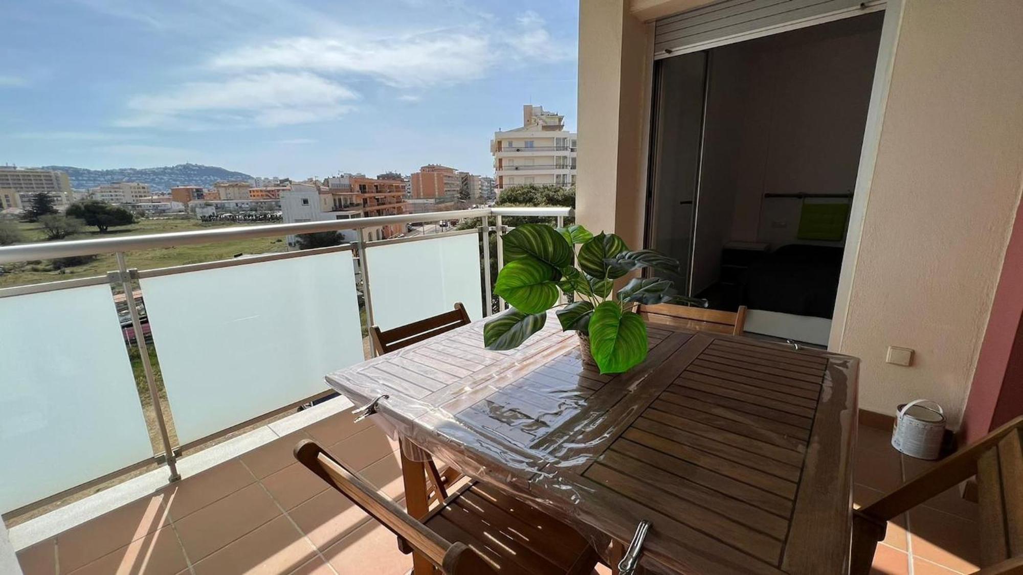 Apartamento Acogedor Con Piscina En Santa Margarita Ρόζες Εξωτερικό φωτογραφία